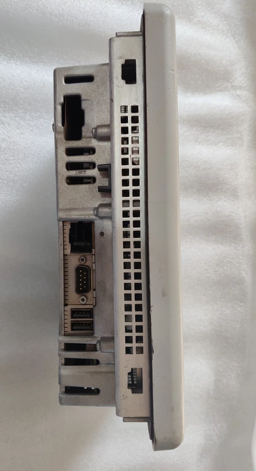 ALLEN BRADLEY PANELVIEW PLUS 700 2711P-RDT7C + 2711P-RP1 LOGIC MODULE FOR PARTS